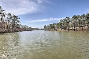 Cozy Studio Cabin in Tallassee w/ Water View!