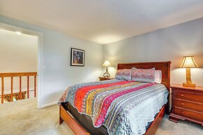 Cozy Lake Chatuge Getaway, Walk to Water!