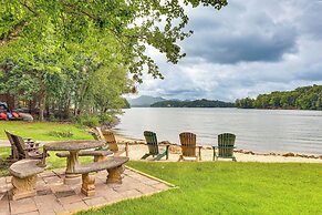 Cozy Lake Chatuge Getaway, Walk to Water!