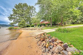 Cozy Lake Chatuge Getaway, Walk to Water!