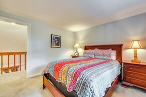 Cozy Lake Chatuge Getaway, Walk to Water!