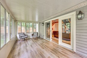 Cozy Lake Chatuge Getaway, Walk to Water!