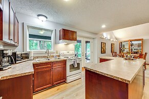 Cozy Lake Chatuge Getaway, Walk to Water!