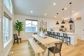 Pool Access & Lake Views: Modern Garden City Home