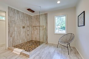 Chic Ocean Springs Vacation Rental Near Downtown!