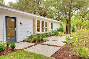 Chic Ocean Springs Vacation Rental Near Downtown!