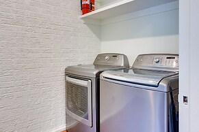 Chic Ocean Springs Vacation Rental Near Downtown!