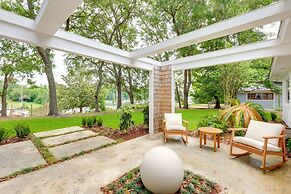 Chic Ocean Springs Vacation Rental Near Downtown!