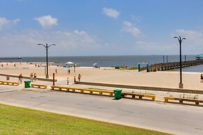 Chic Ocean Springs Vacation Rental Near Downtown!