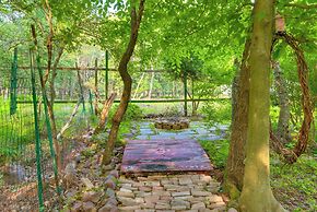 Beautiful Effort Escape w/ Private Hot Tub!