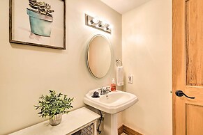 Family-friendly Cabin By Golf Course & Marina