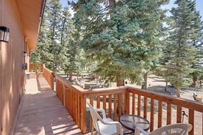 Spacious Duck Creek Village Cabin w/ Hot Tub!