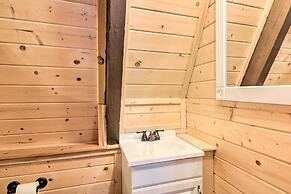 Spacious Duck Creek Village Cabin w/ Hot Tub!