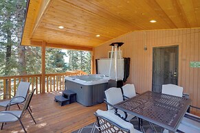 Spacious Duck Creek Village Cabin w/ Hot Tub!