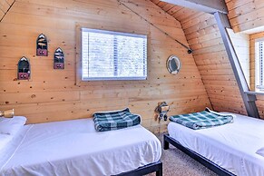 Spacious Duck Creek Village Cabin w/ Hot Tub!