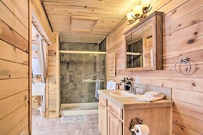Spacious Duck Creek Village Cabin w/ Hot Tub!