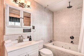 Spacious Duck Creek Village Cabin w/ Hot Tub!