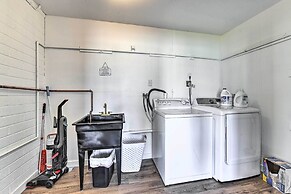 Downtown Gilbert Home w/ Fenced Yard & Fire Pit!