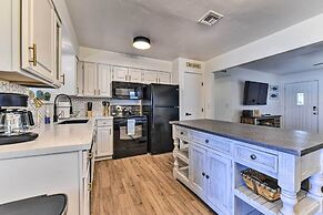 Downtown Gilbert Home w/ Fenced Yard & Fire Pit!