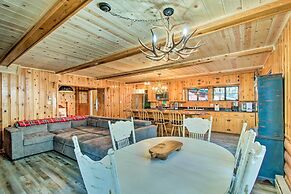 Furnished Patio & Fire Pit: Pinetop Cabin!