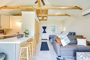 Serene Riverfront St. Clair Studio: Walk to Dtwn!