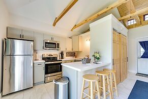 Serene Riverfront St. Clair Studio: Walk to Dtwn!