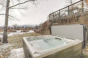 Stunning Sheridan Ranch Villa: Mountain View!