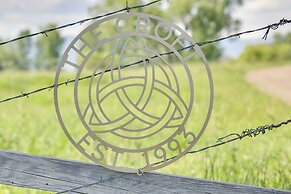 Stunning Sheridan Ranch Villa: Mountain View!