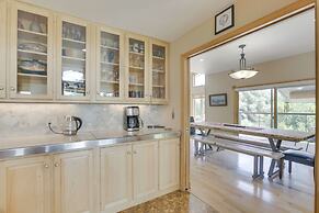 Stunning Sheridan Ranch Villa: Mountain View!