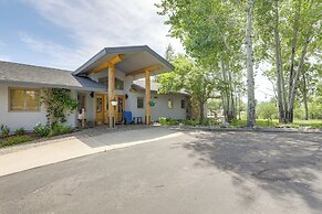 Stunning Sheridan Ranch Villa: Mountain View!