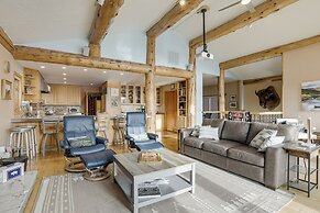 Stunning Sheridan Ranch Villa: Mountain View!