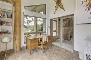 Stunning Sheridan Ranch Villa: Mountain View!