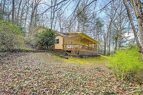 Franklin Cabin: Deck With Smoky Mountain Views!