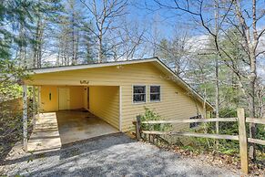 Franklin Cabin: Deck With Smoky Mountain Views!