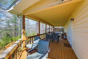 Franklin Cabin: Deck With Smoky Mountain Views!