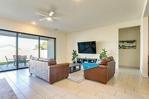 Modern Glendale Getaway ~ 3 Mi To Stadium!