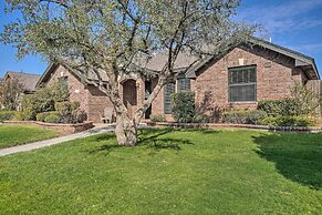 Luxe Midland Retreat w/ Patio, Grill & Yard!
