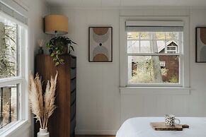 Modern Riverfront Cabin: Poconos Woodland Escape