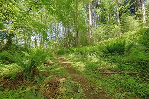 Exceptional Chehalis Retreat w/ Scenic Views!