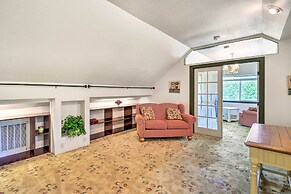 Chehalis Retreat w/ Scenic Views!