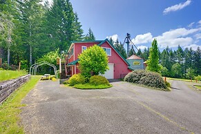 Chehalis Retreat w/ Scenic Views!