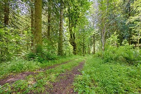 Chehalis Retreat w/ Scenic Views!