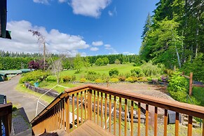 Chehalis Retreat w/ Scenic Views!