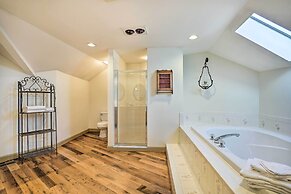 'chateau Ridge' Peaceful Retreat w/ Fire Pit!