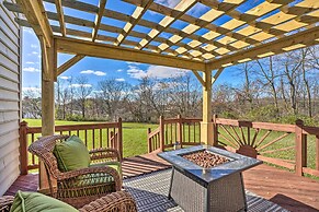 'chateau Ridge' Peaceful Retreat w/ Fire Pit!