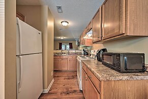 Cozy Greensboro Townhome ~ 7 Mi to UNC Campus