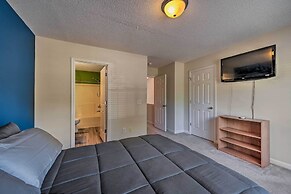 Cozy Greensboro Townhome ~ 7 Mi to UNC Campus