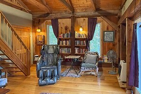 Pet-friendly Leicester 'mountain View' Escape