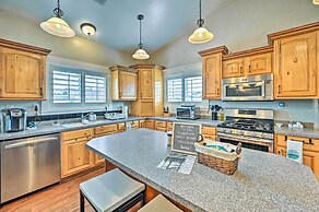 Bellemont Family Home w/ Hot Tub & Playground Set