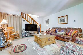 Cozy Creekside Cabin in La Veta: Hike & Fish!